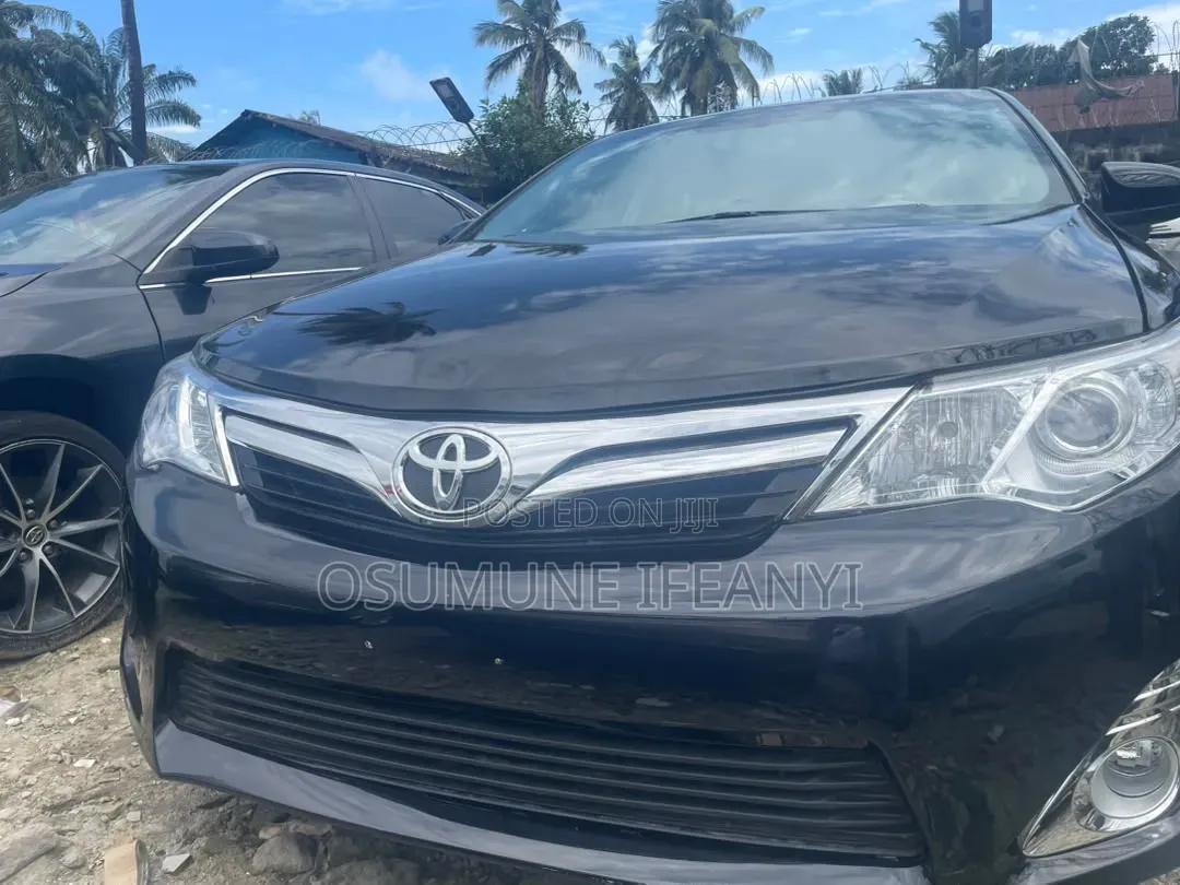 Toyota Camry XLE V6 4dr Sedan (3.5L 6cyl 6A) 2013 Black
