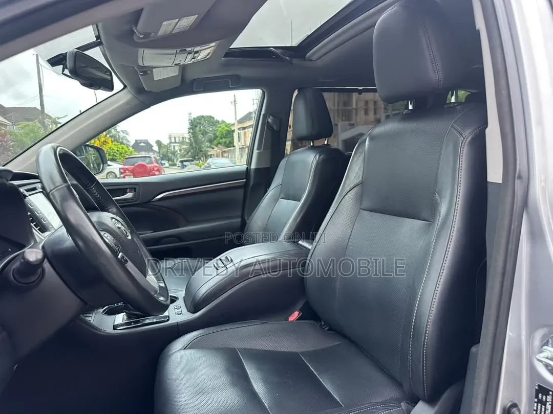 Toyota Highlander Limited 4dr SUV AWD (3.5L 6cyl 6A) 2015 Silver