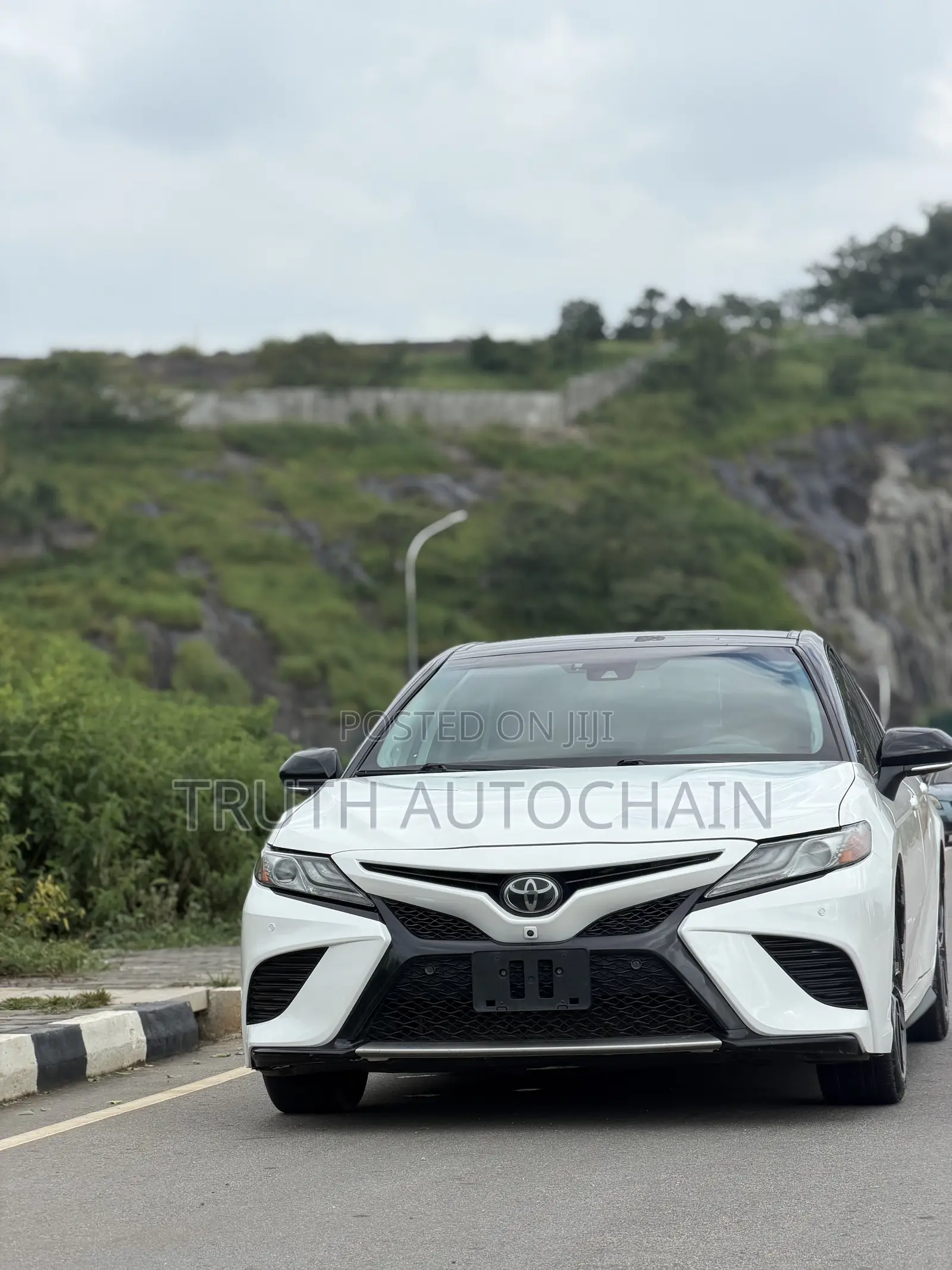 Toyota Camry XSE V6 (3.5L V6 8A) 2019 White