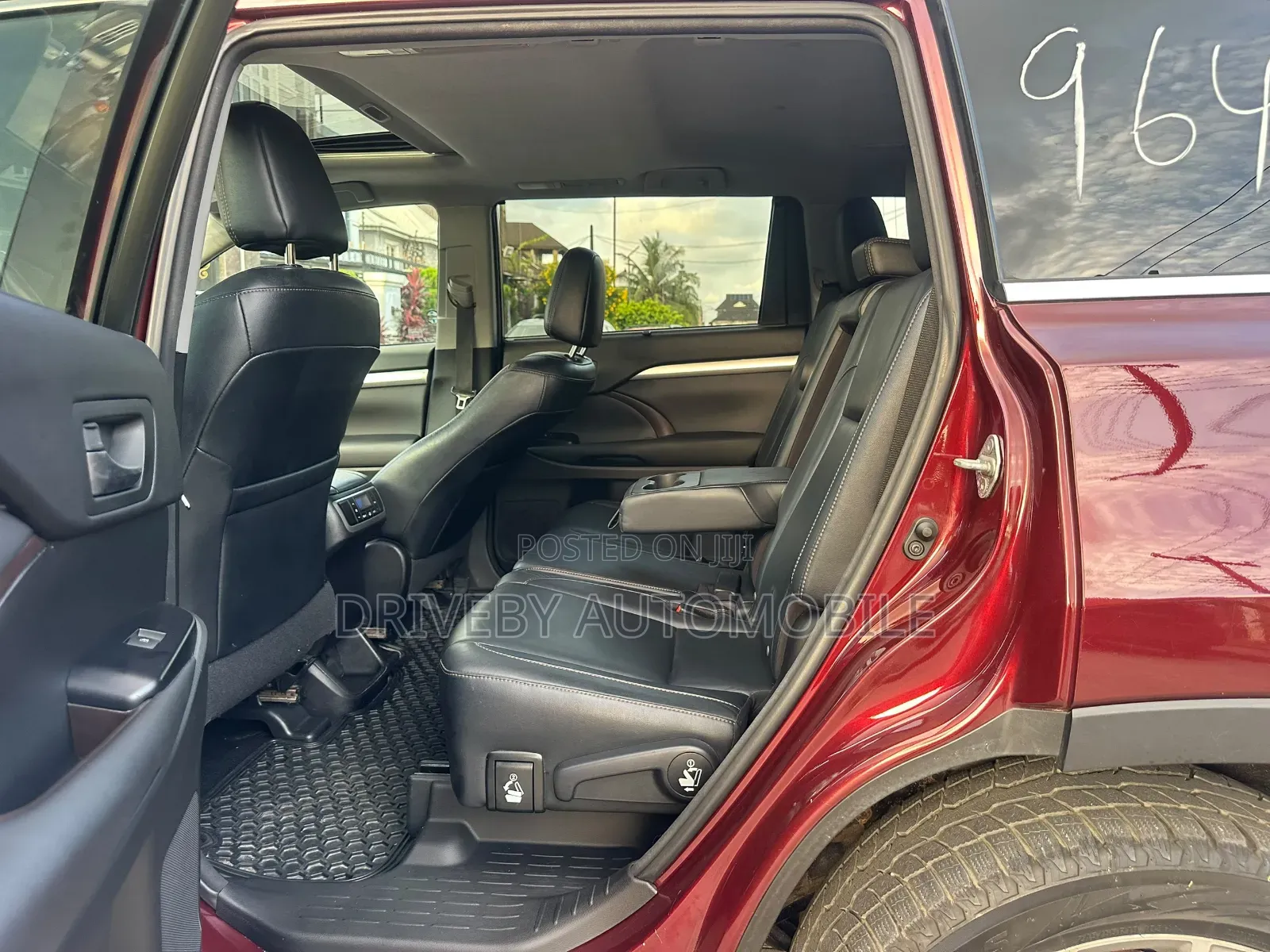 Toyota Highlander XLE 4dr SUV AWD (3.5L 6cyl 6A) 2015 Red