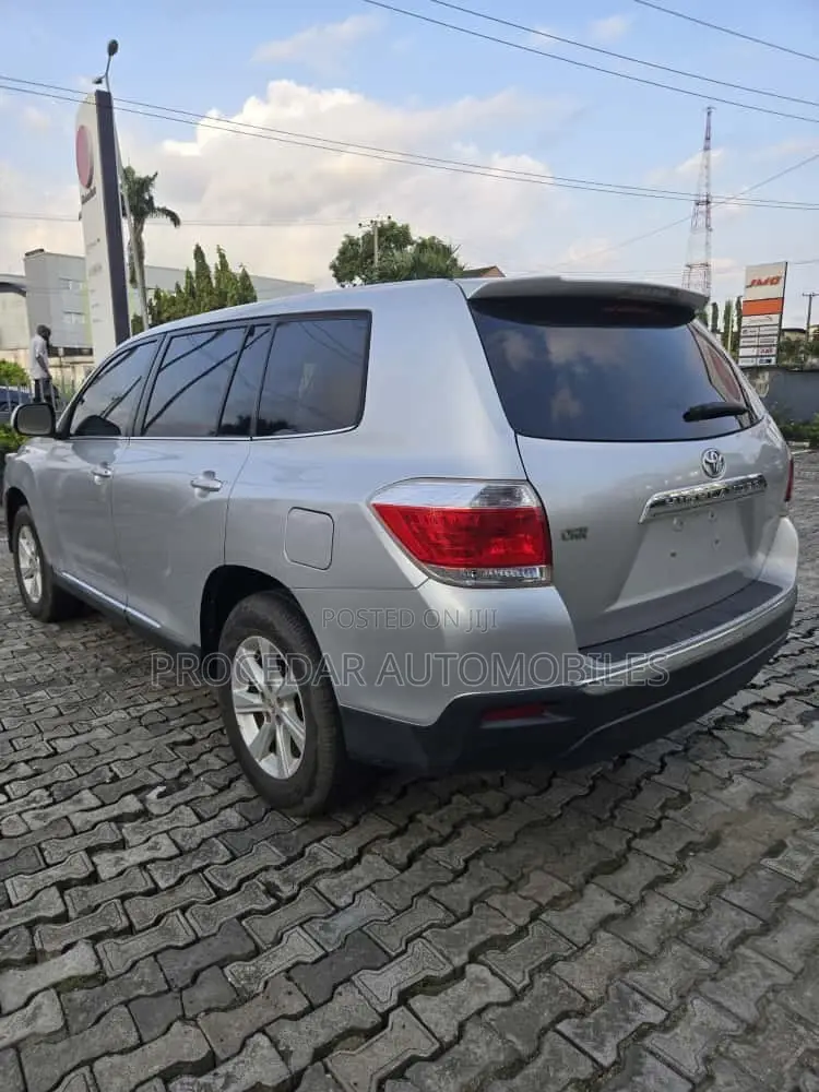Toyota Highlander 2013 Silver