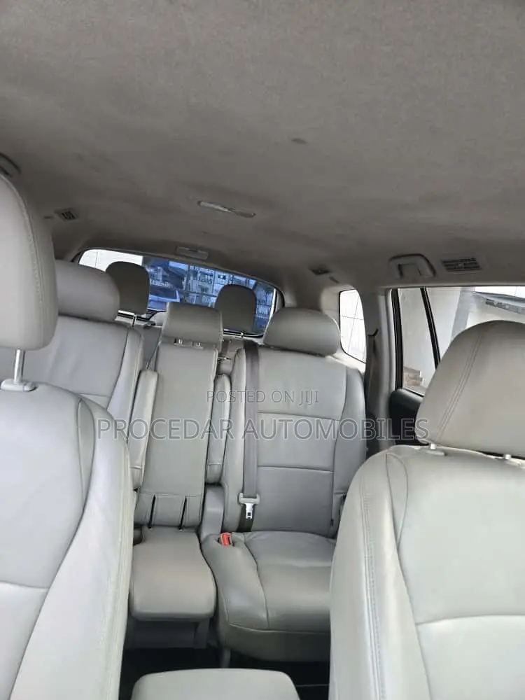 Toyota Highlander 2013 Silver