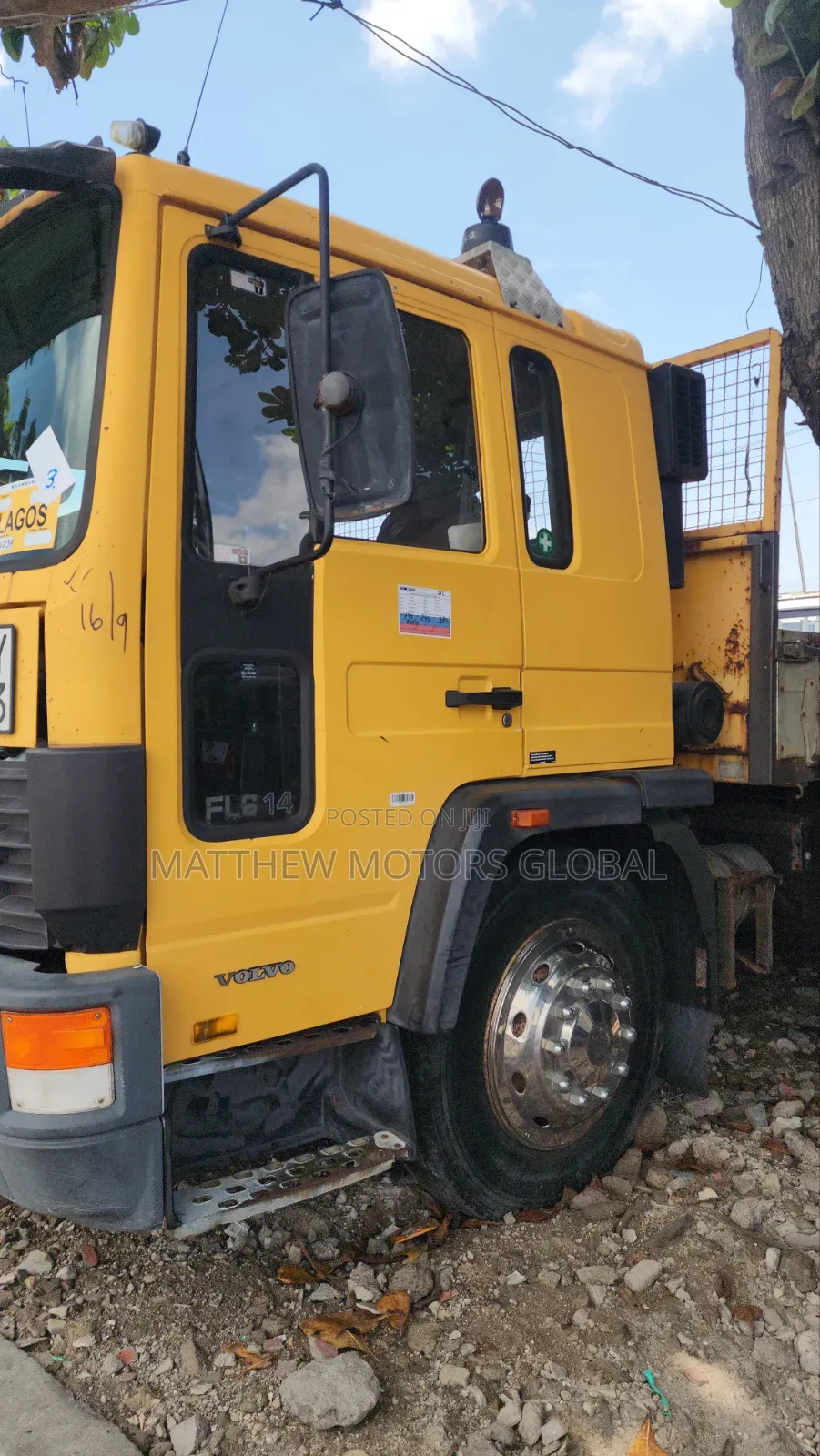 Super Clean Foreign Used Volvo FL6 14 Truck, 8 Bolts, 6 Tires.