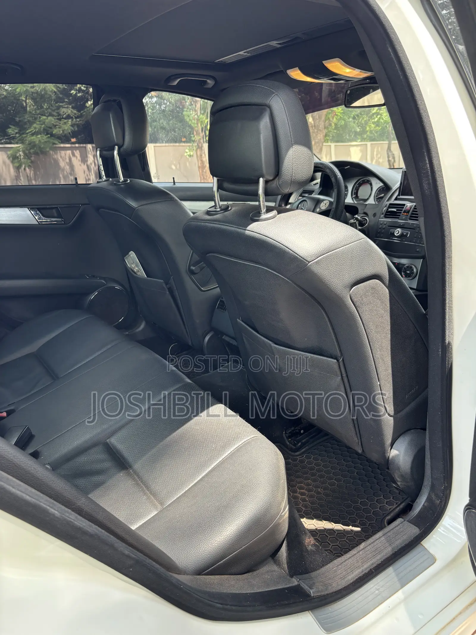 Mercedes-Benz C300 Luxury Sedan RWD (3.0L 6cyl 7A) 2010 White