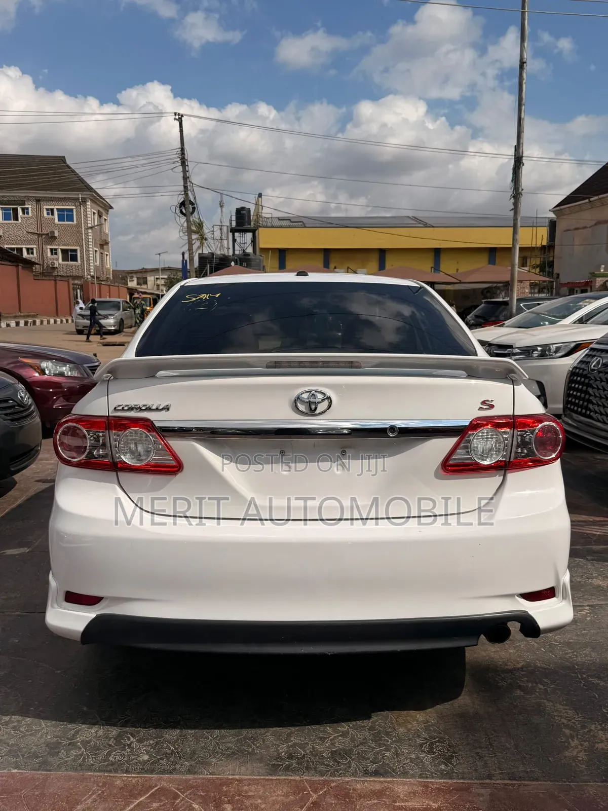 Toyota Corolla 2011 White