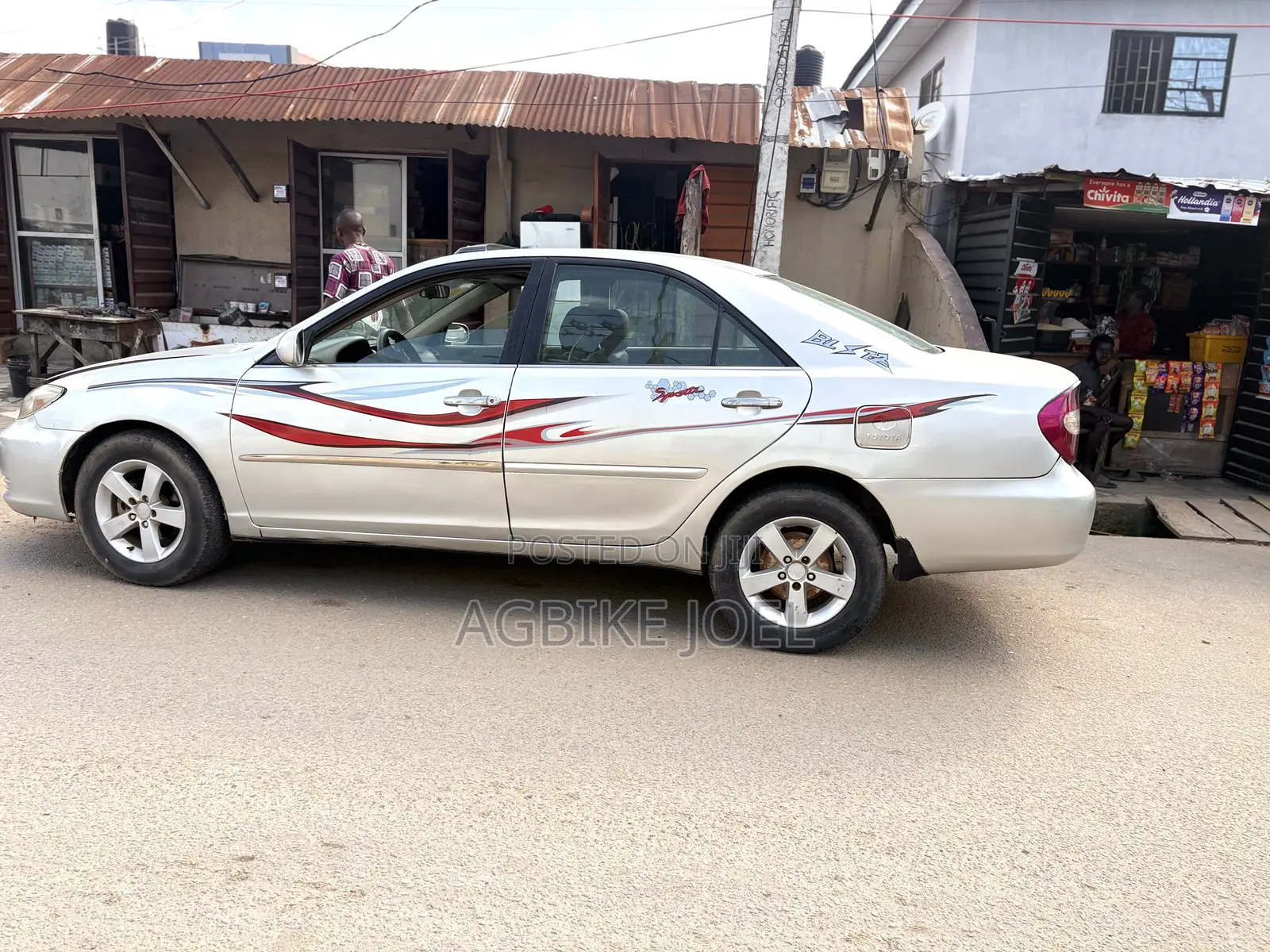 Toyota Camry LE 4dr Sedan (2.4L 4cyl 5M) 2004 Gold