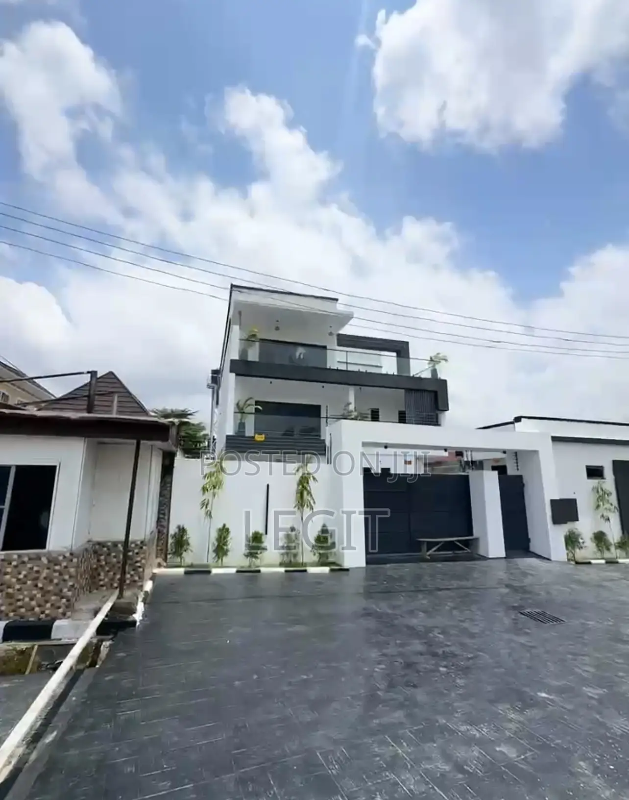 5bdrm Duplex in Gwarinpa for sale