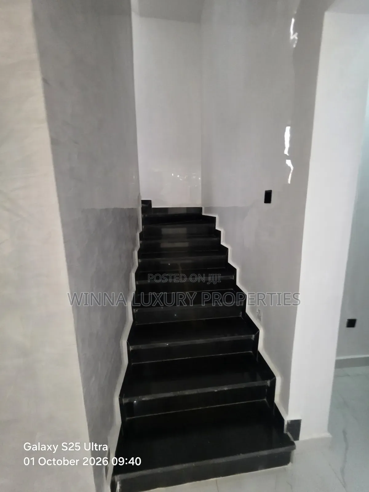 6bdrm Duplex in Apo Resettlement for sale