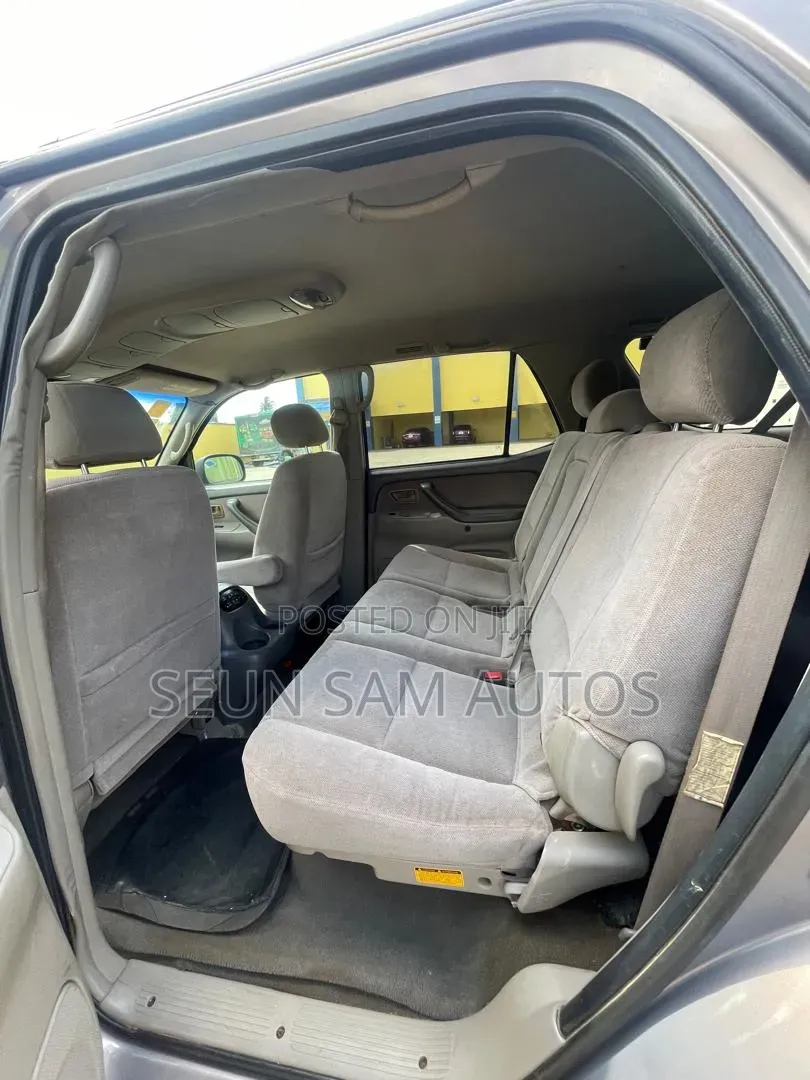 Toyota Sequoia 2000 Silver