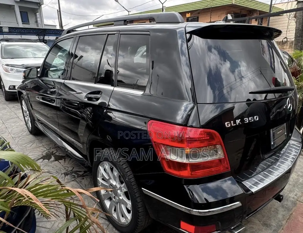 Mercedes-Benz GLK-Class Base GLK 350 4dr AWD 4MATIC (3.5L 6cyl 7A) 2015