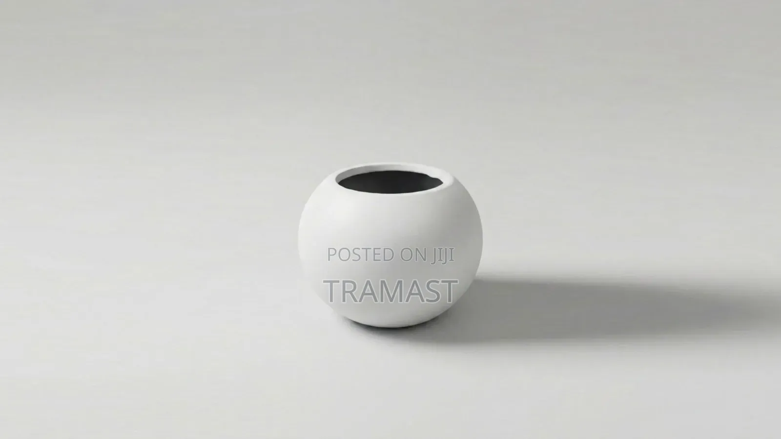 Round Ball Fiber-Clay Vase (H30cm, D19cm)