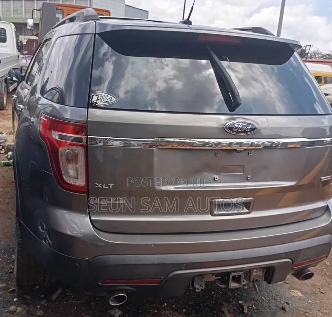 Ford Explorer 2013 Gray