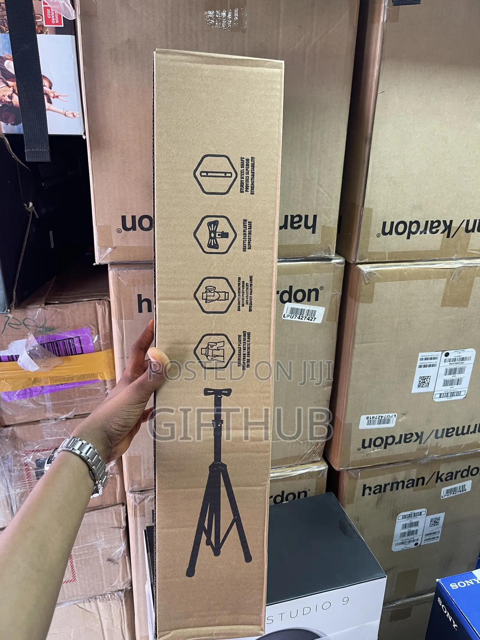 Zealot Speakers Stand
