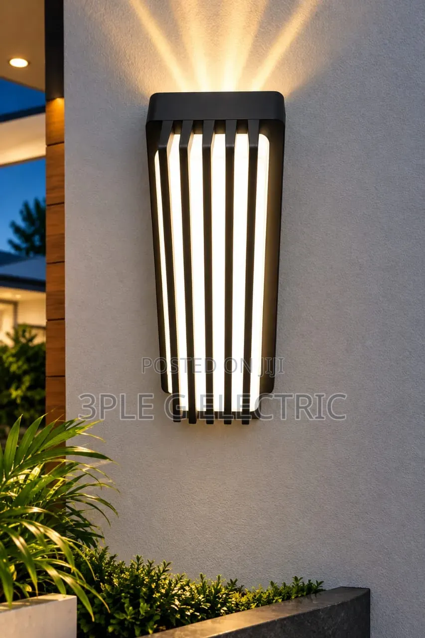 Luxury LED Outdoor Wall Sconce – Decorative Garden Light