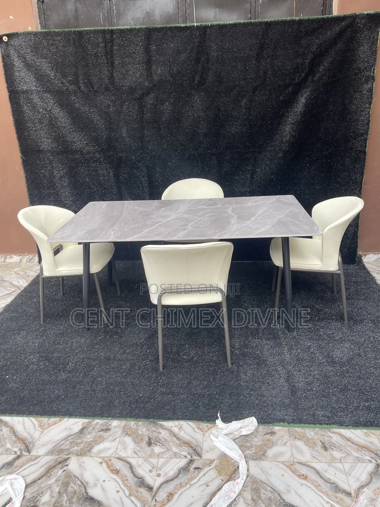 Elegant Table With 4 Seater Dinning