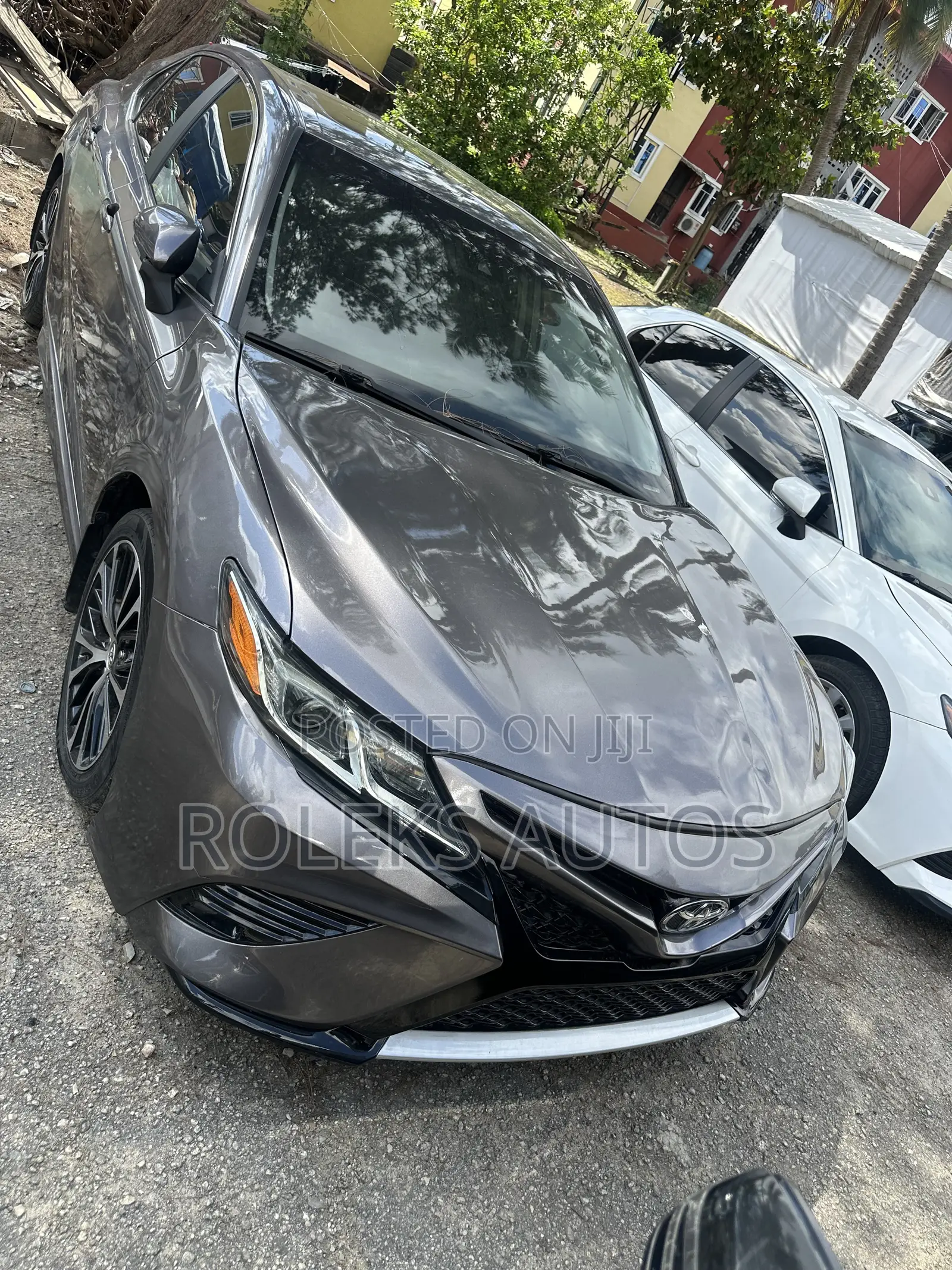 Toyota Camry SE FWD 2020 Gray