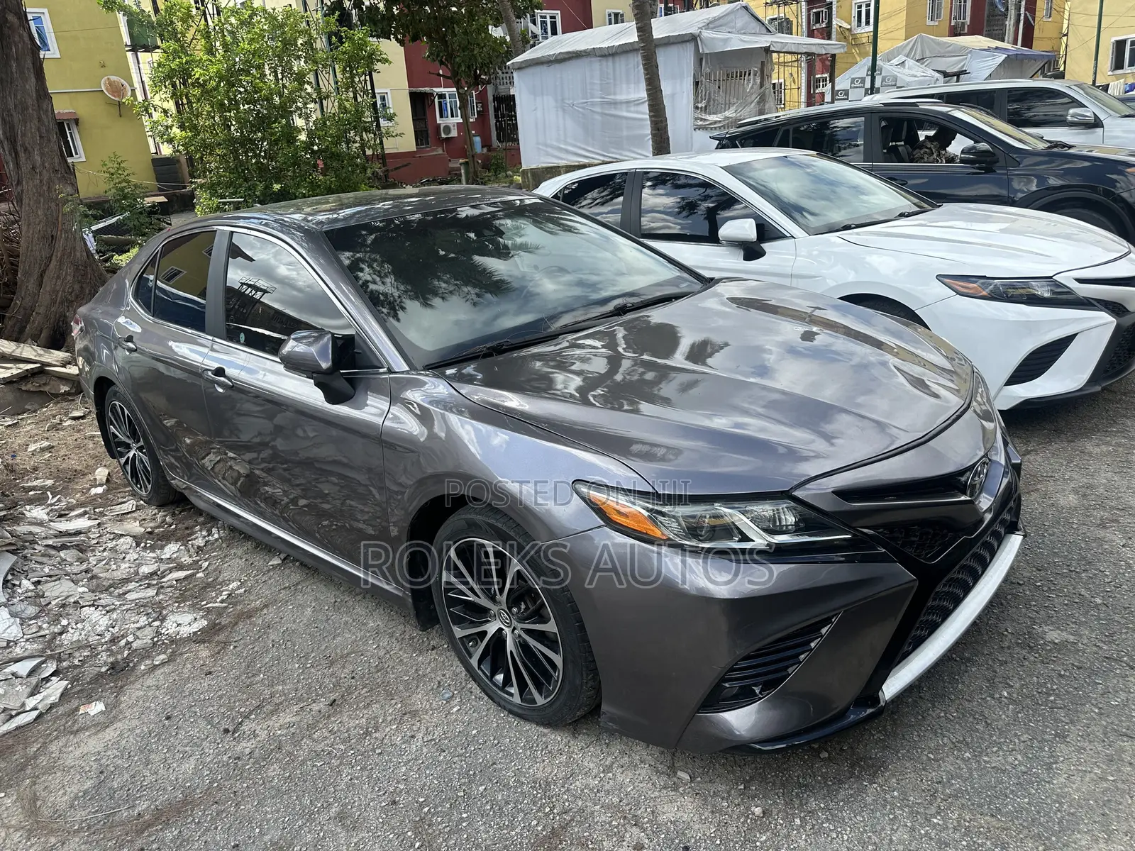 Toyota Camry SE FWD 2020 Gray