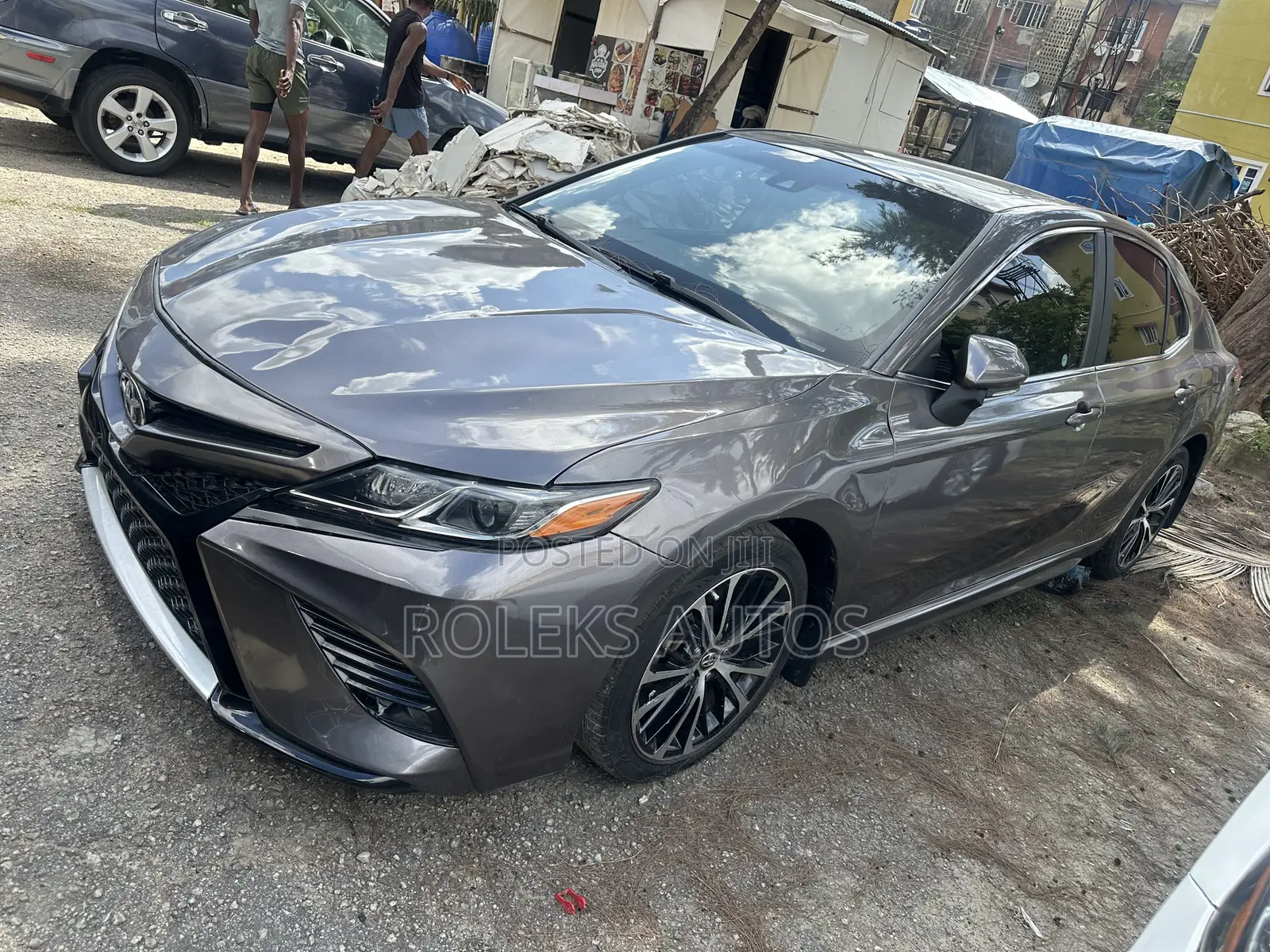Toyota Camry SE FWD 2020 Gray