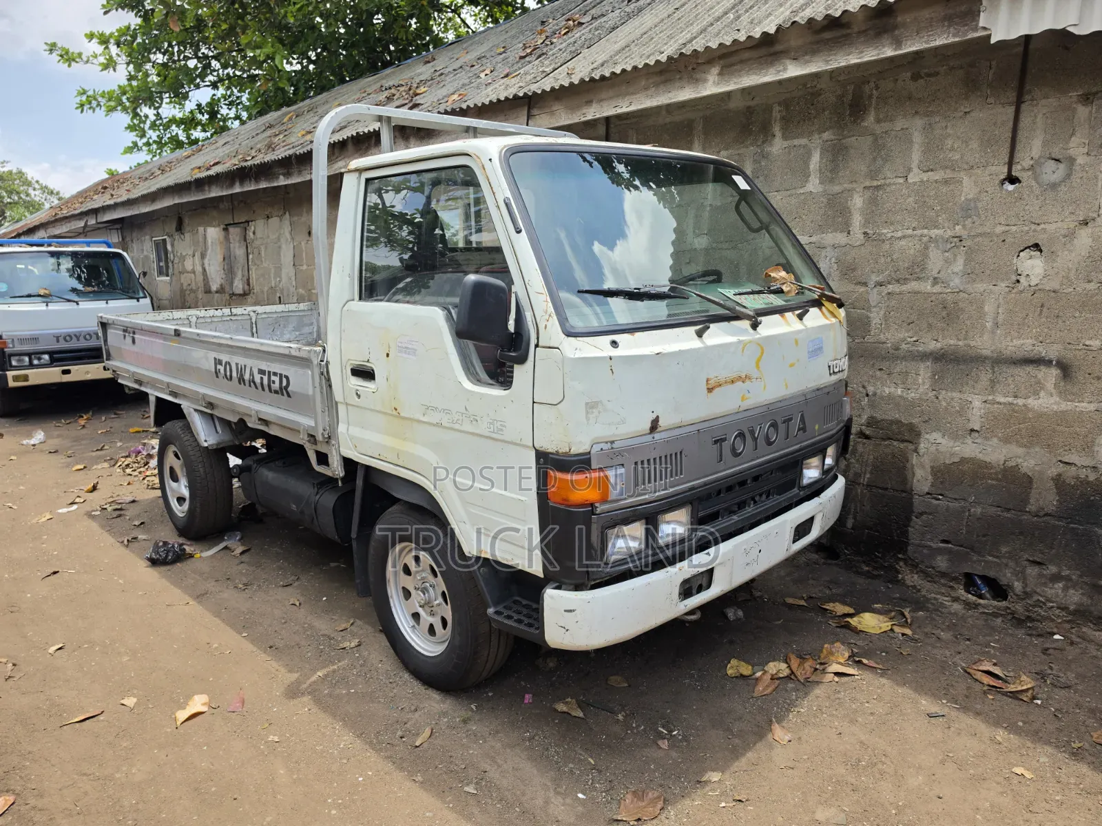Toyota Dyna 150 First Body