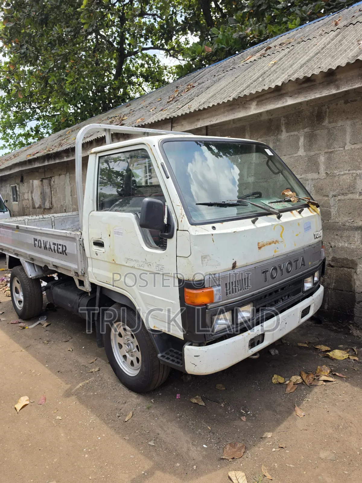 Toyota Dyna 150 First Body