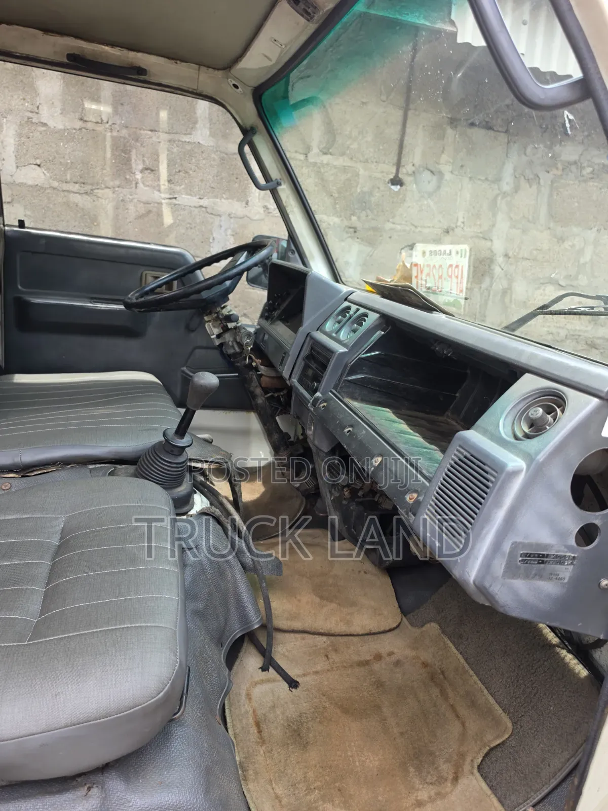 Toyota Dyna 150 First Body
