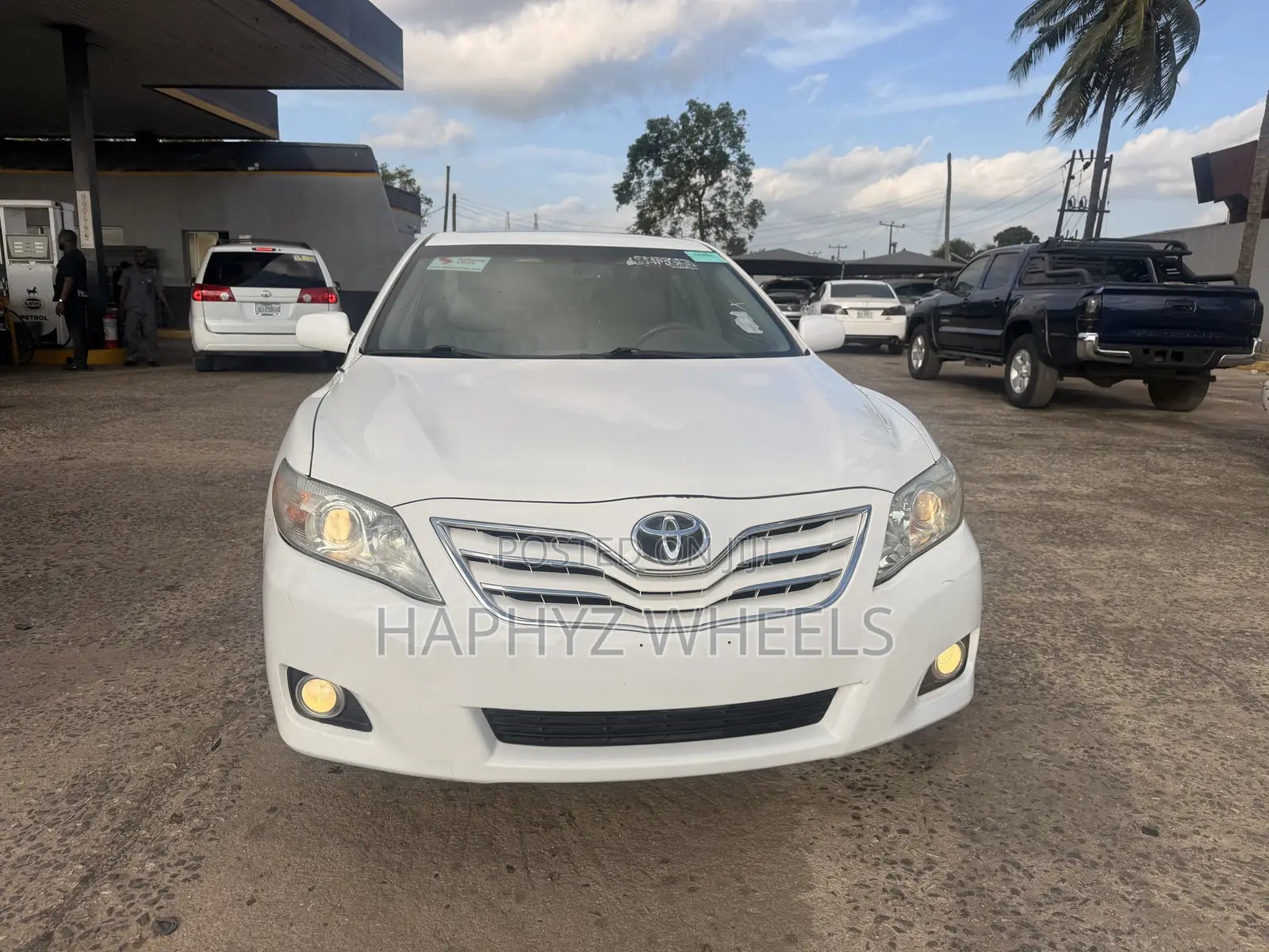 Toyota Camry XLE V6 4dr Sedan (3.5L 6cyl 6A) 2011 White