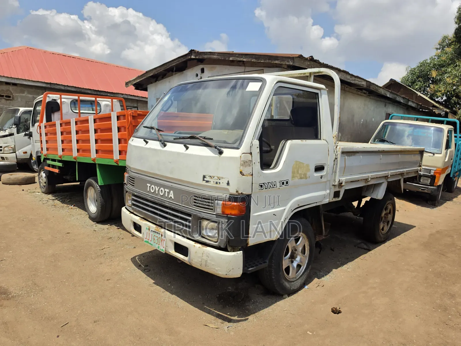Toyota Dyna 100 Old Model First Body