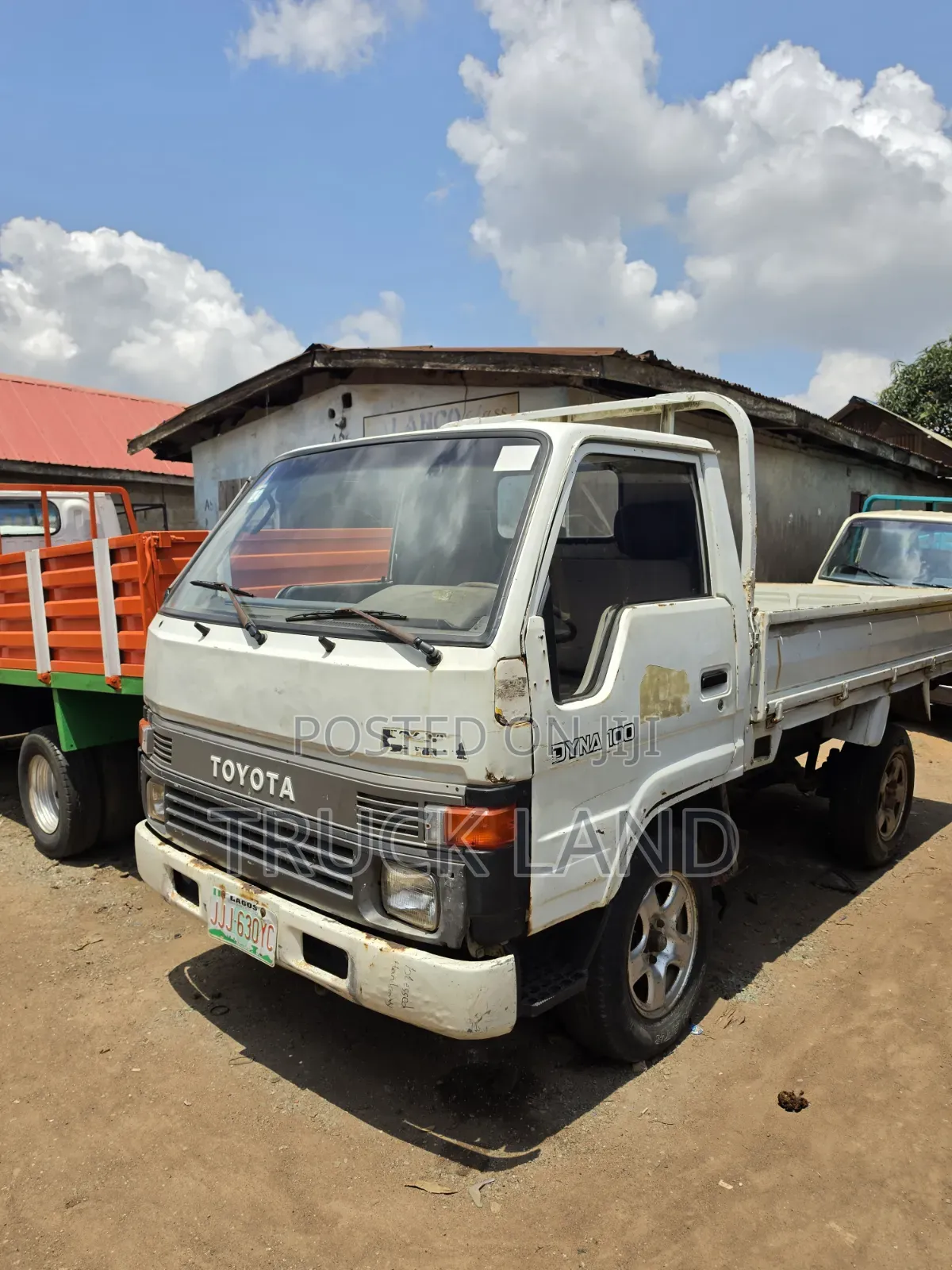 Toyota Dyna 100 Old Model First Body