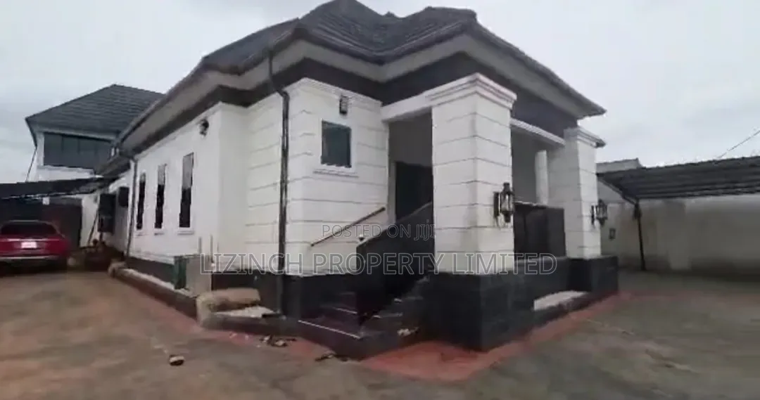 3bdrm Bungalow in Benin City for sale