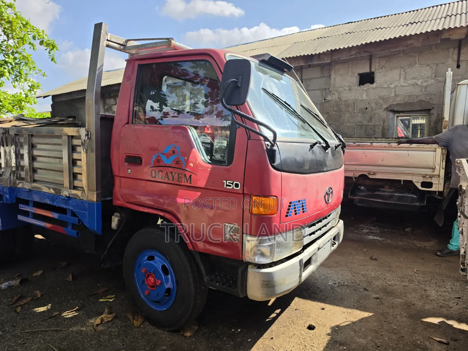 Toyota Dyna 150 Six Tyres ( New Tokunbo 2RZ Engine)