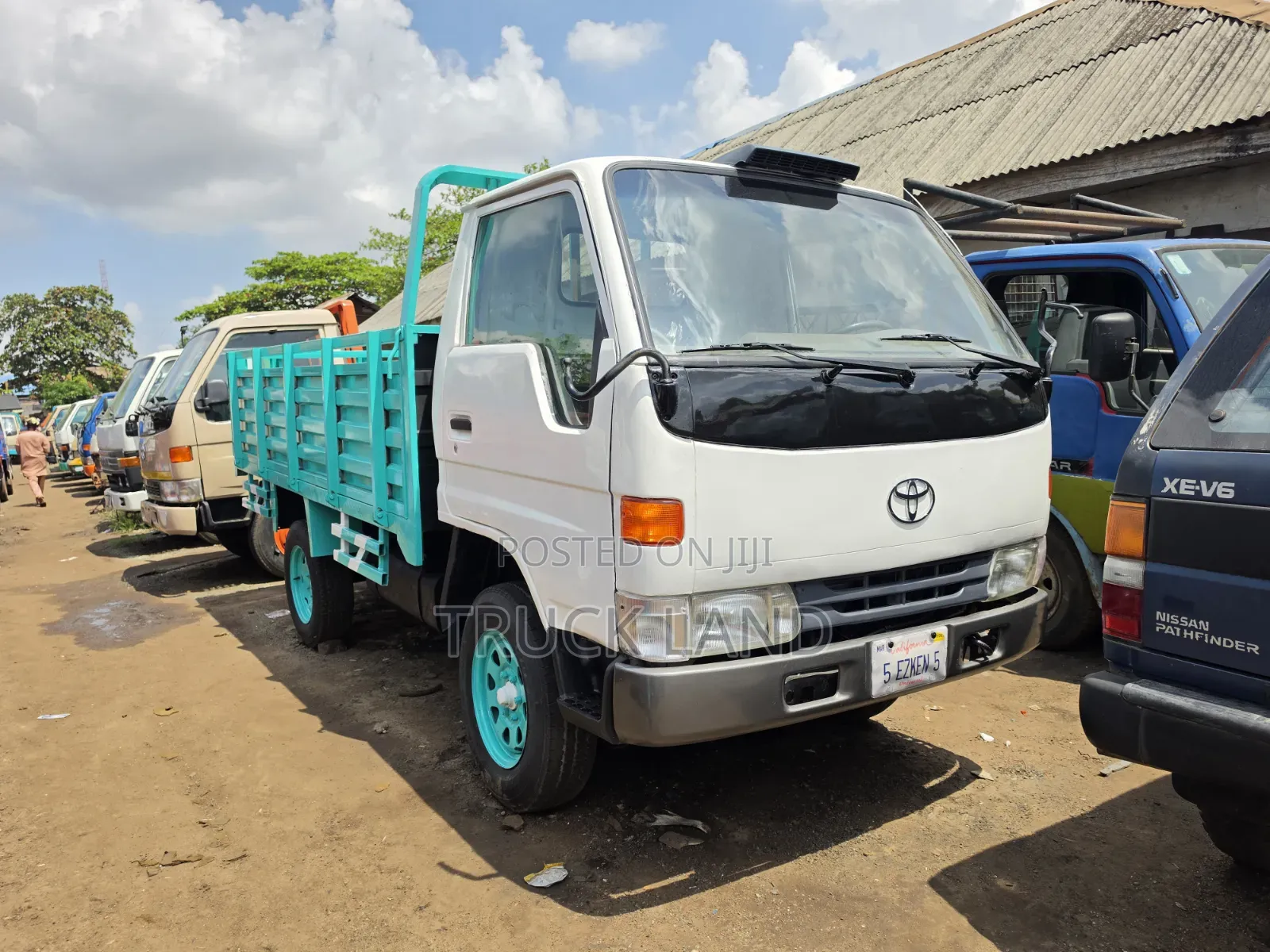Toyota Dyna 150 [ Company Used ] Petrol Engine