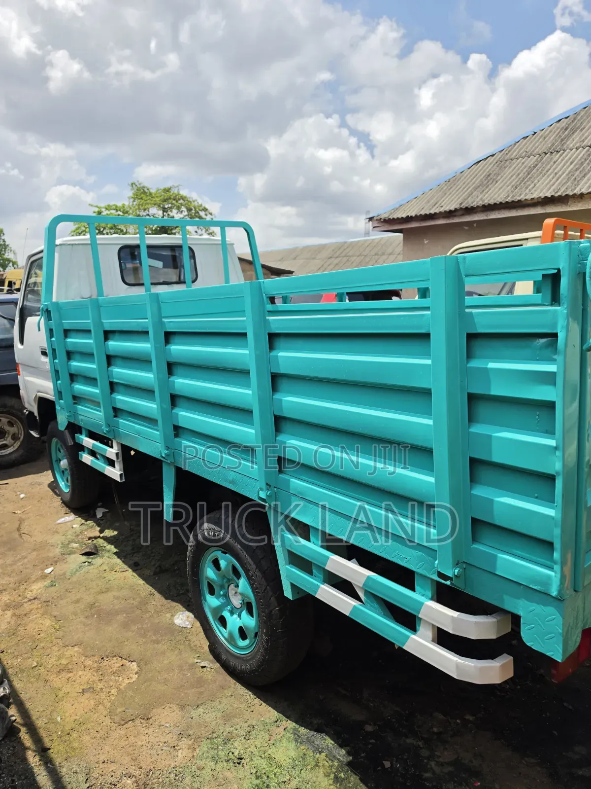 Toyota Dyna 150 [ Company Used ] Petrol Engine