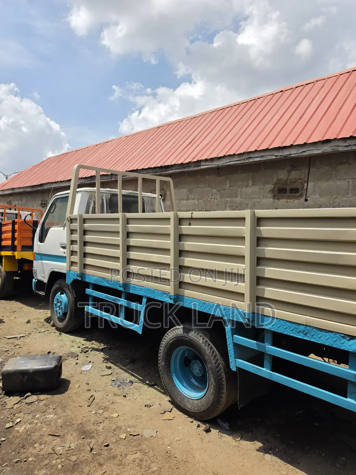 Toyota Dyna 150 Petrol Engine 6 Tyres