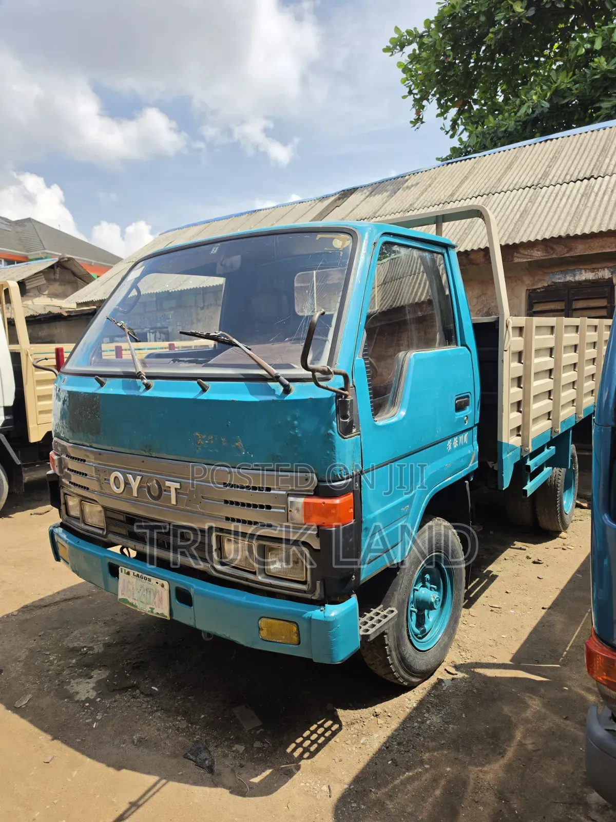 Toyota Dyname 200 Old Model