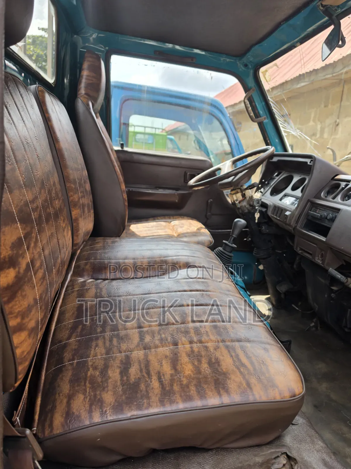 Toyota Dyname 200 Old Model