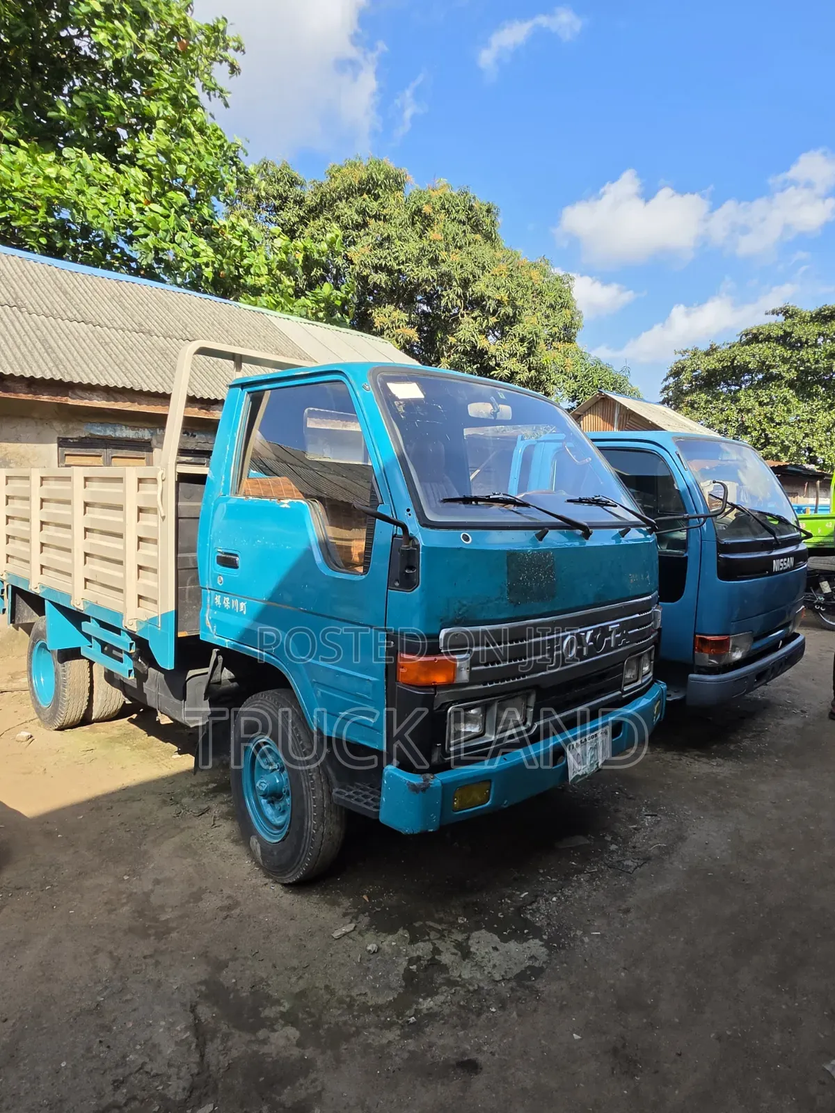 TToyota Dyna 200 Long Chasis 2RZ Engine