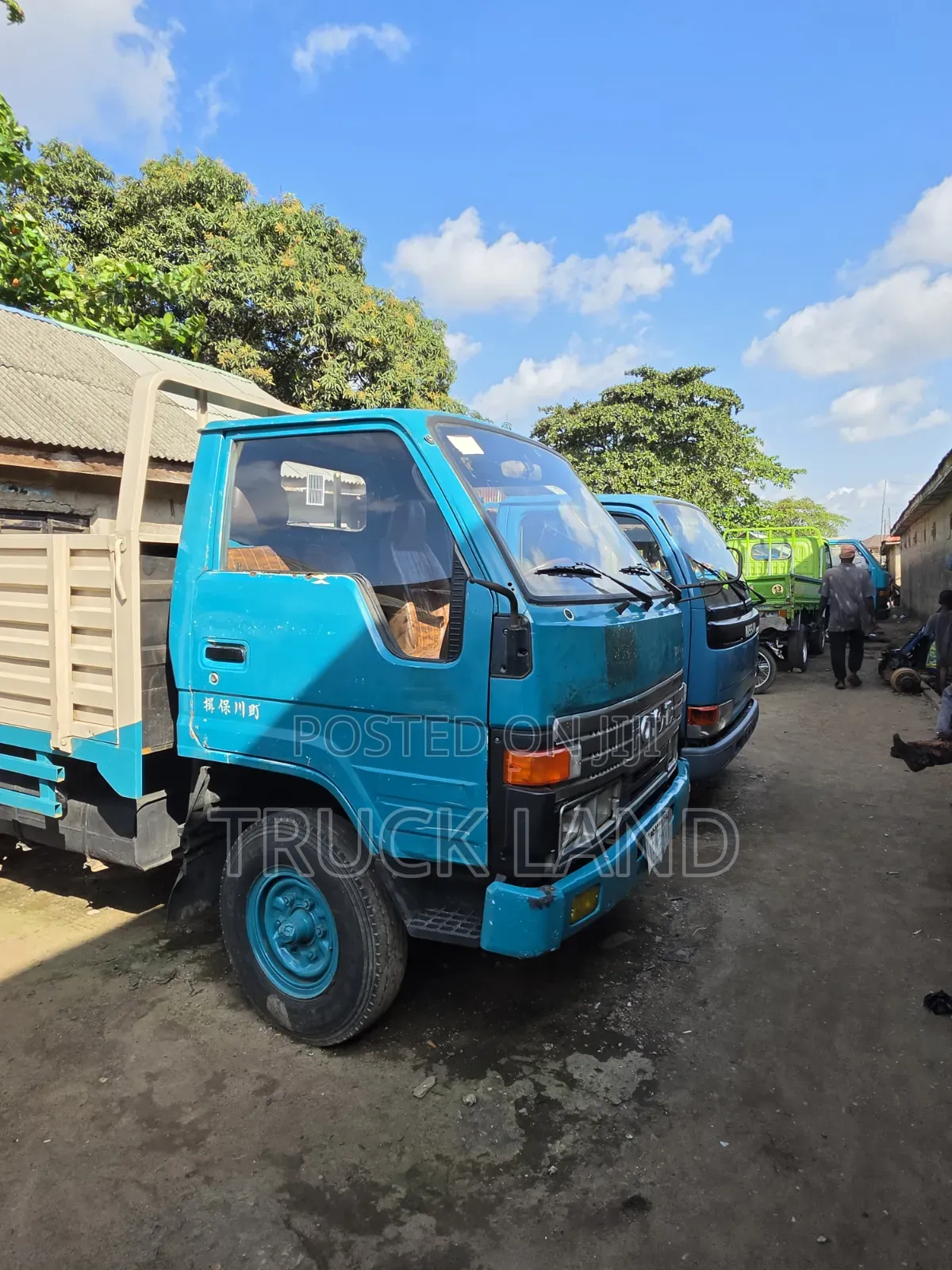 TToyota Dyna 200 Long Chasis 2RZ Engine