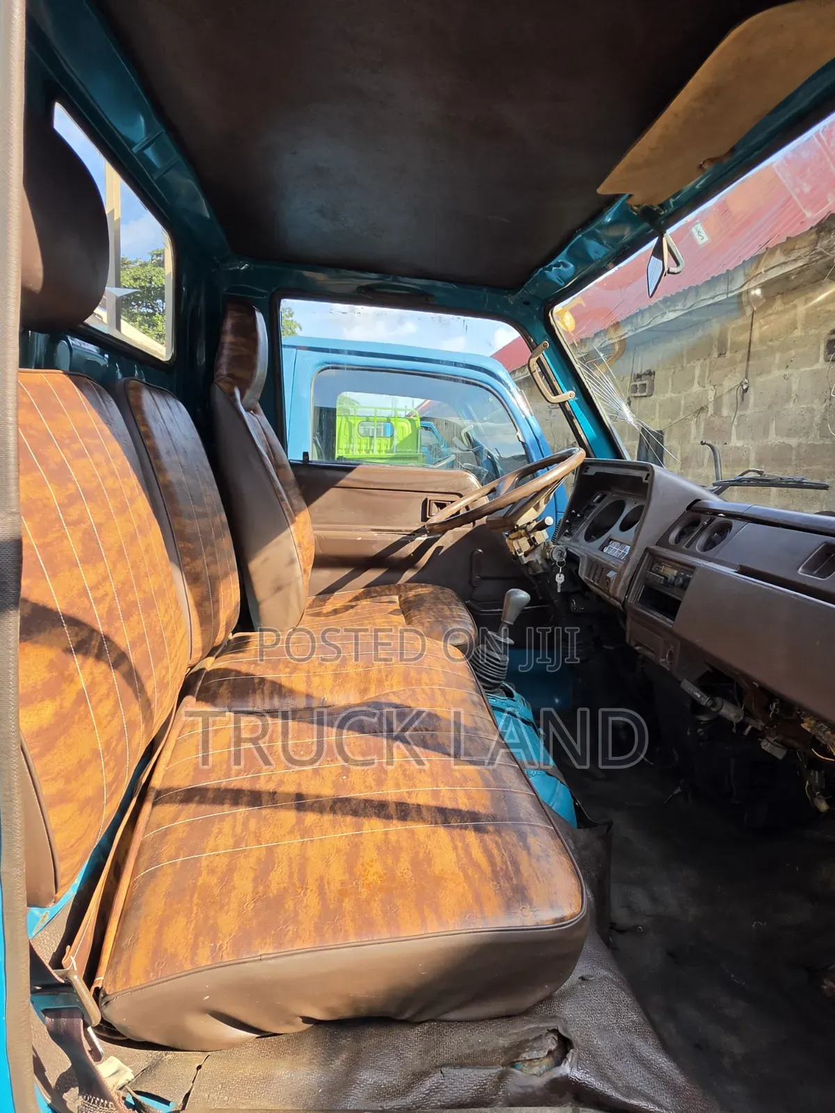 TToyota Dyna 200 Long Chasis 2RZ Engine