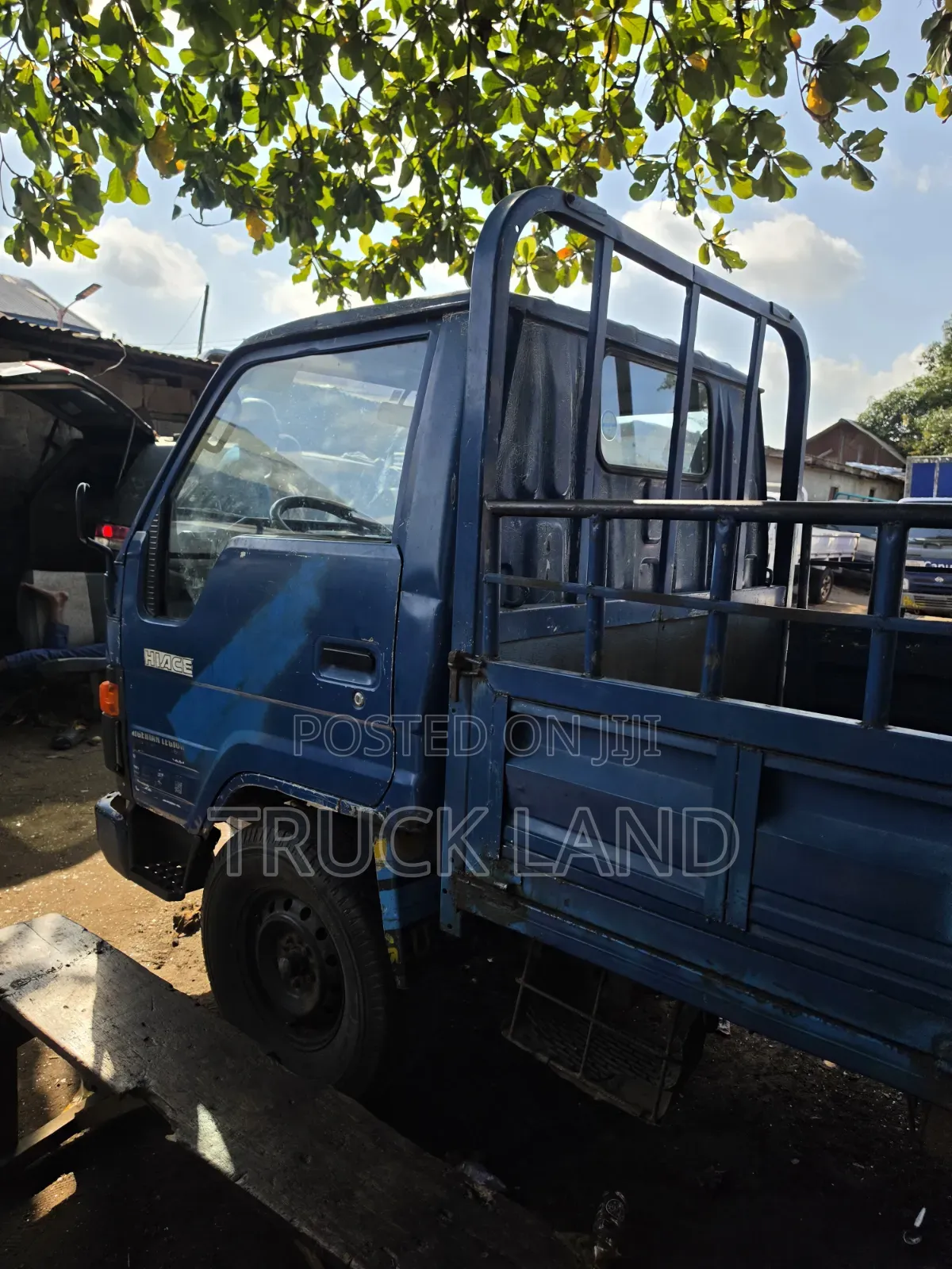 Toyota Dyna 100 Registered