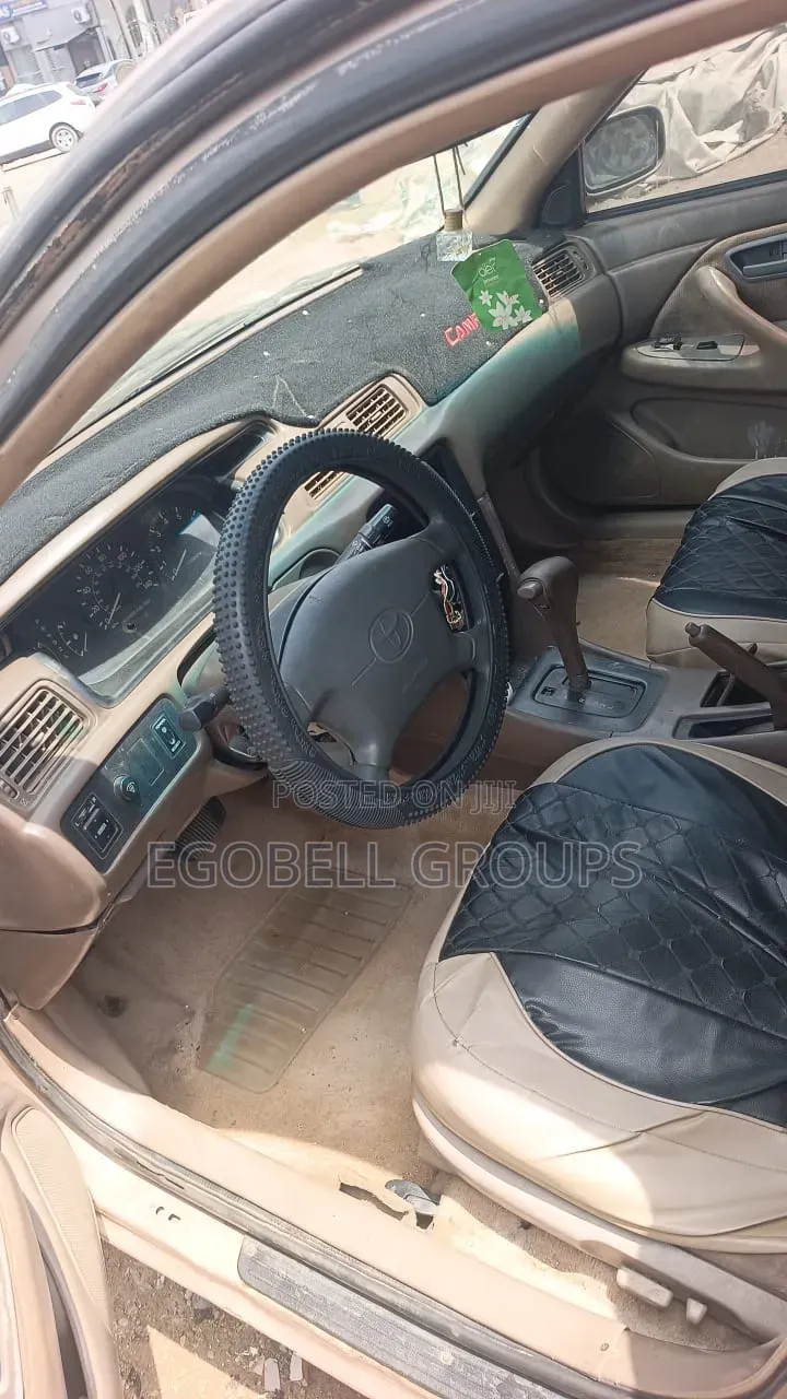 Toyota Camry SE 2021 Beige