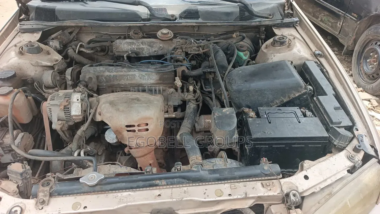 Toyota Camry SE 2021 Beige