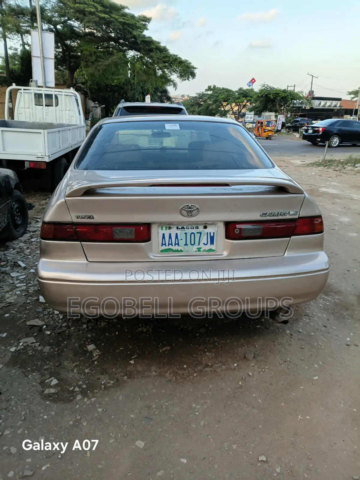 Toyota Camry SE 2021 Beige