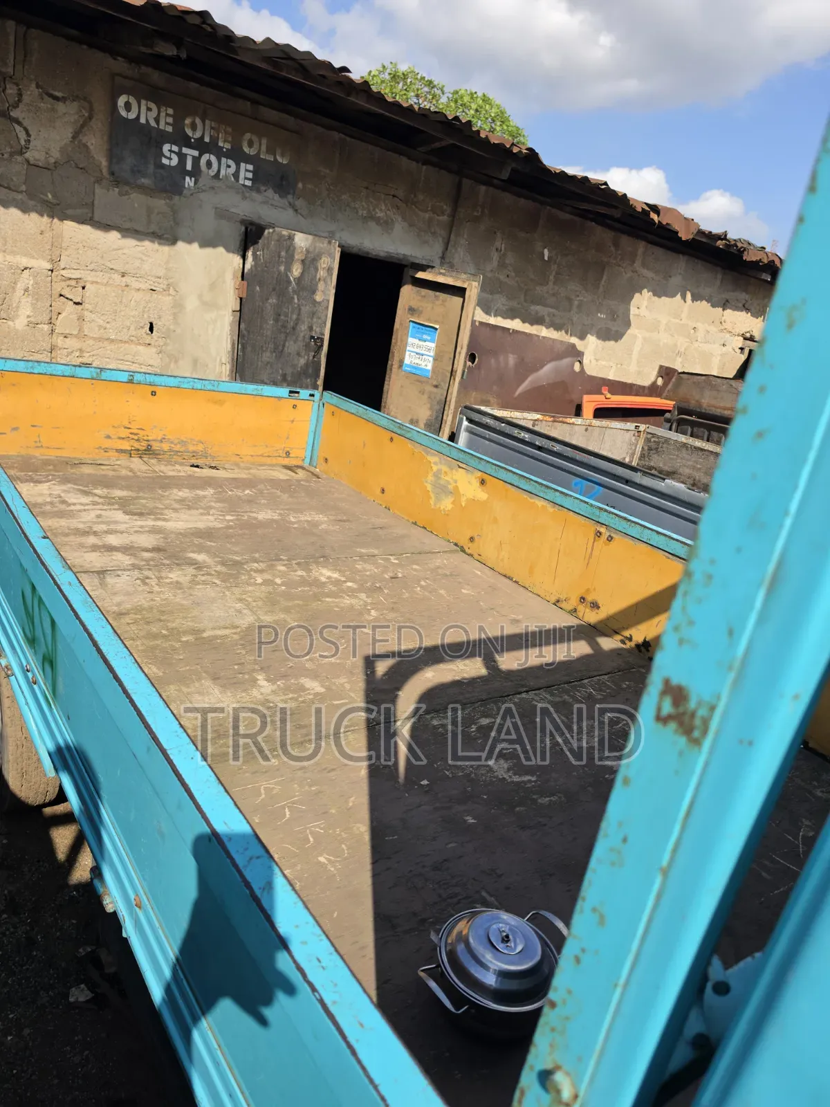 Toyota Dyna 200 Six Tyres 2TR Petrol Engine