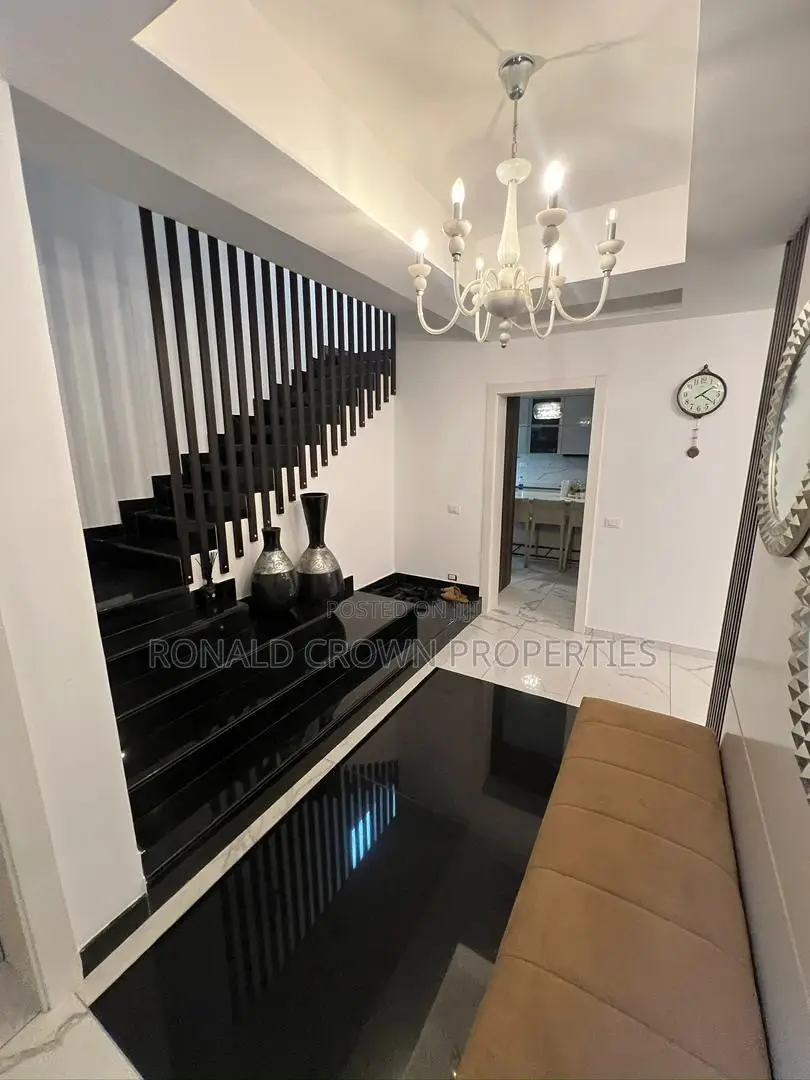 Furnished 5bdrm House in Osapa london for sale