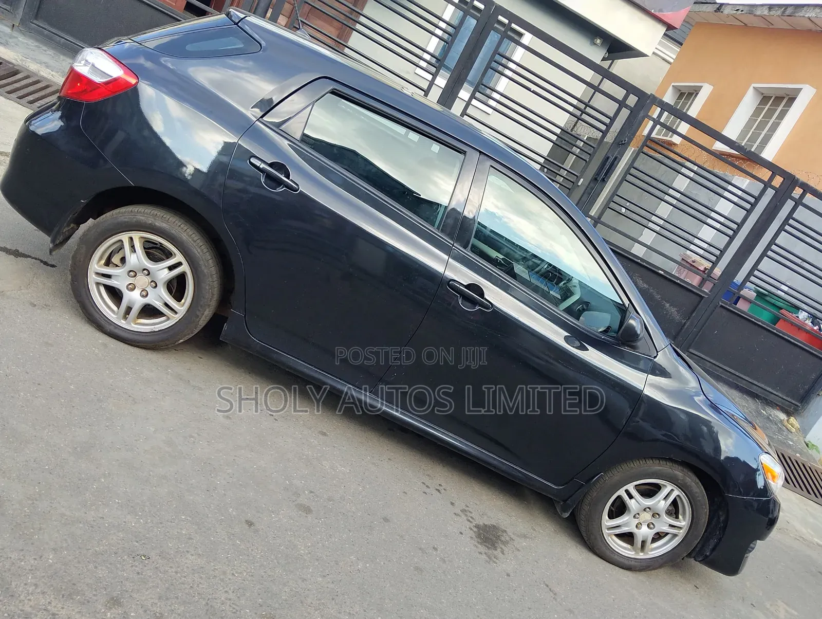 Toyota Matrix L Hatchback FWD (1.8L 4cyl) 2014 Black