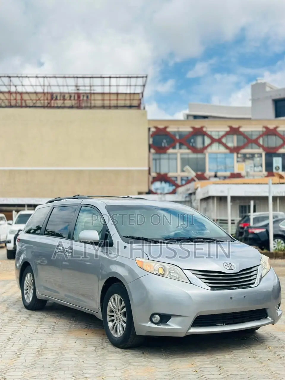 Toyota Sienna 2013 Blue