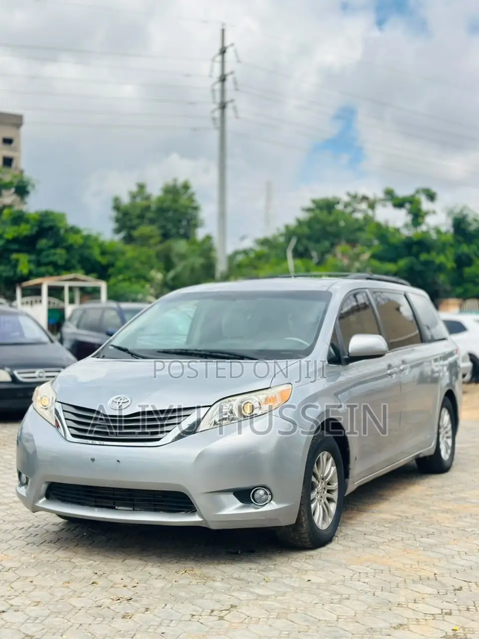 Toyota Sienna 2013 Blue