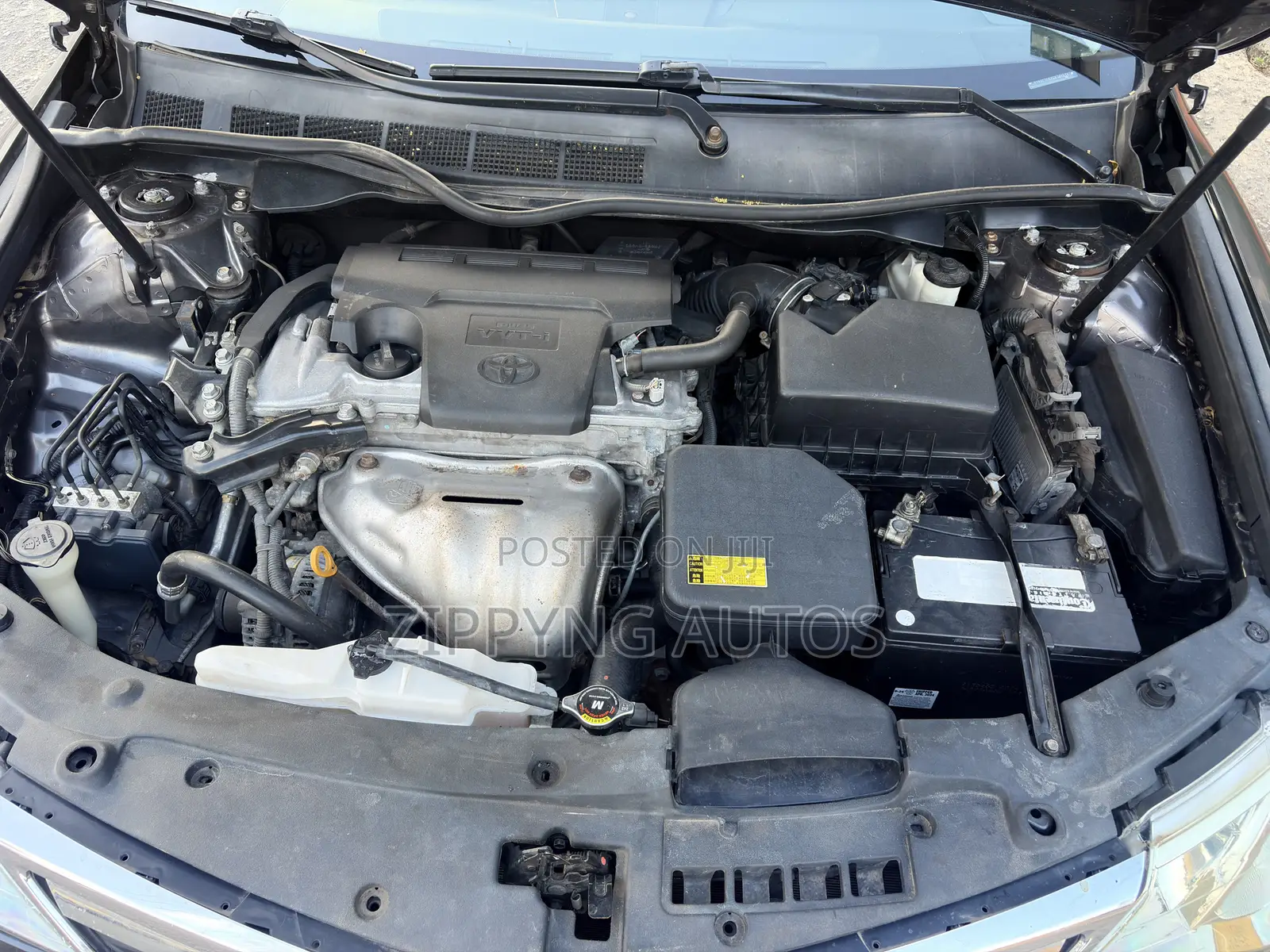 Toyota Camry LE 4dr Sedan (2.5L 4cyl 6A) 2012 Gray