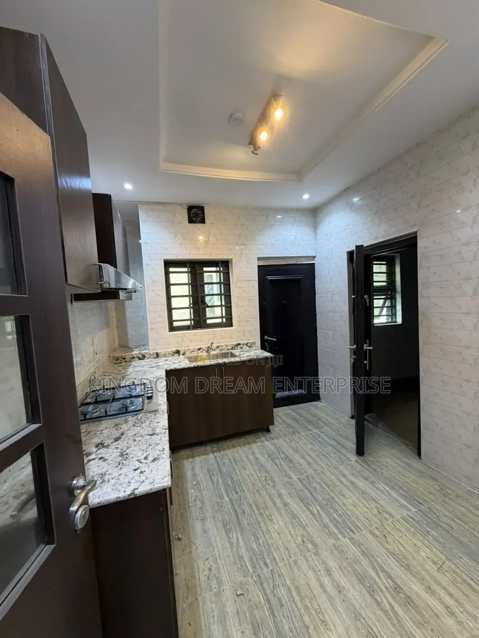 2bdrm Block of Flats in Orchid Road Lekki for rent