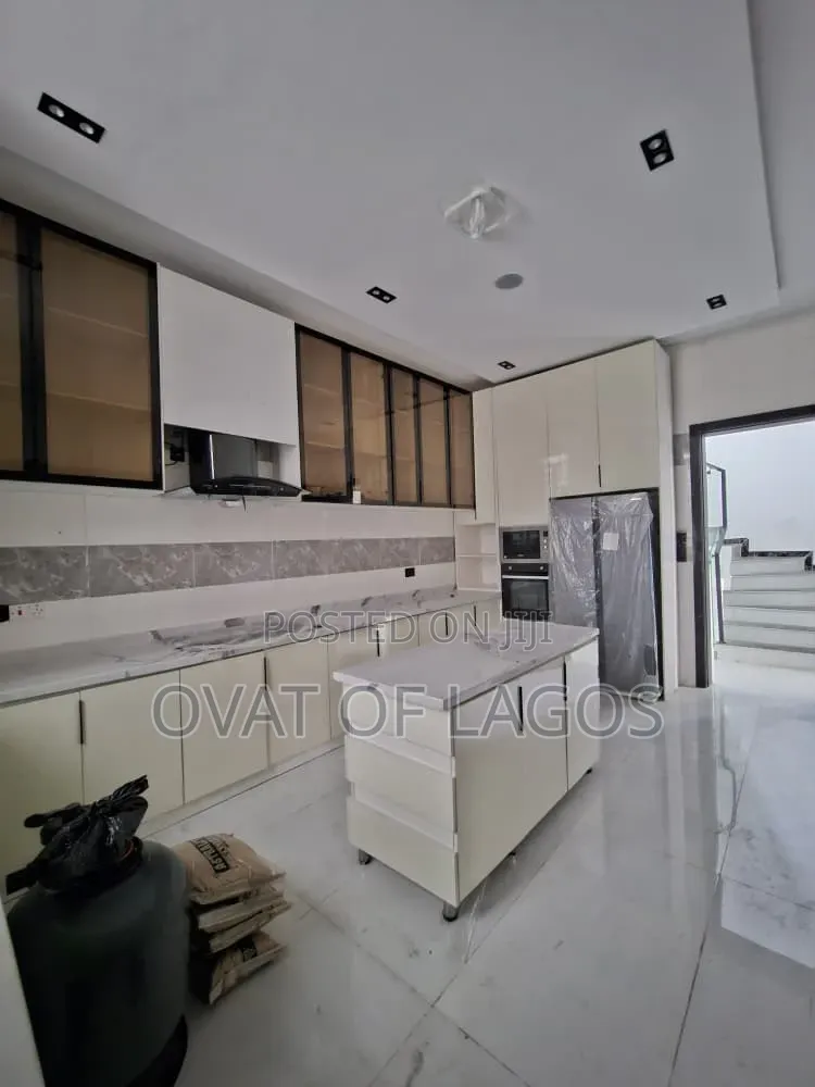 5bdrm Duplex in Orchid, Lekki Expressway for sale
